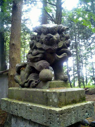 智賀津神社（狭間田）の狛犬　３
