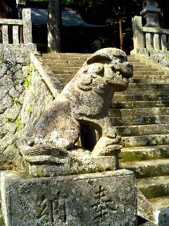 那須町伊王野・霞ヶ岡神社の狛犬